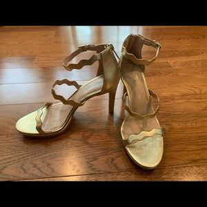 Gold scalloped strappy dress heels, size 8